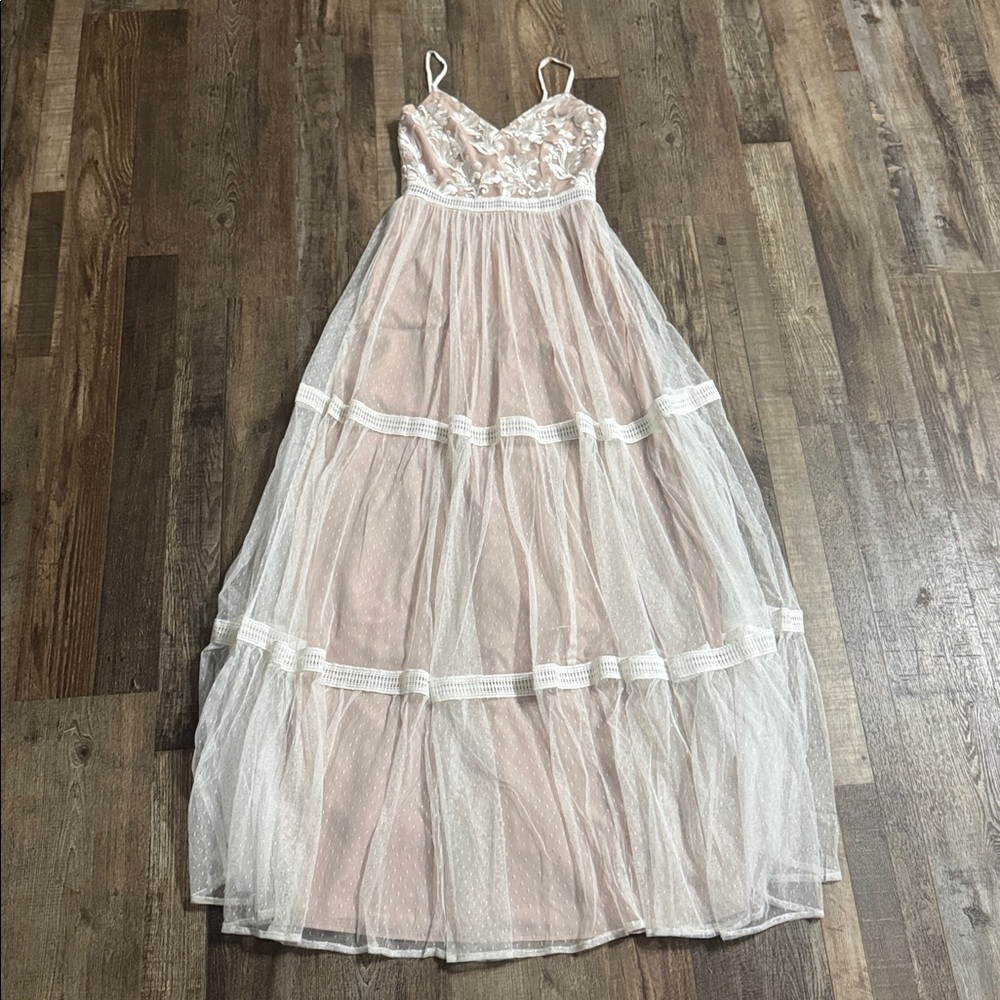 Lulu's Beige and White Maxi Dress